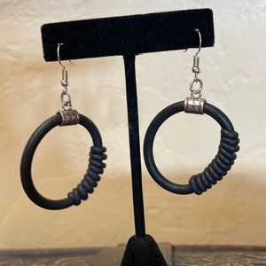 NWT Rubber Lightweight Hoop Earrings Black